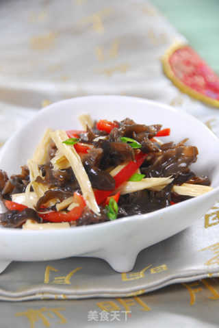 辣味木耳炒腐竹的做法