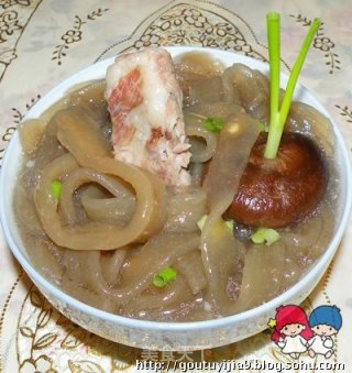 粉皮炖排骨的做法