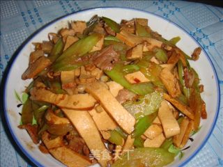 芹菜香干肉丝