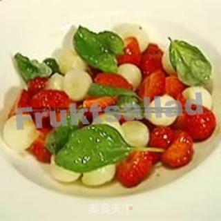 草莓水果沙拉