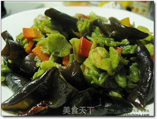 莴笋干炒木耳的做法