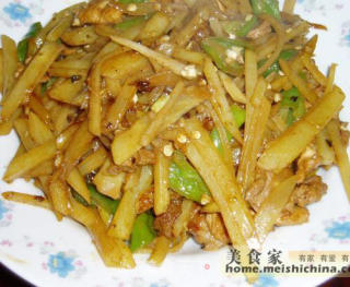 土豆丝炒肉的做法