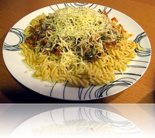 红酱牛肉螺旋粉的做法
