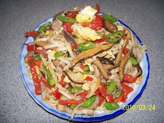 辣椒肉丝炒面的做法