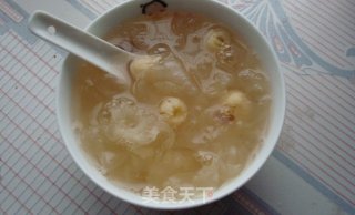 冰糖银耳莲子羹的做法