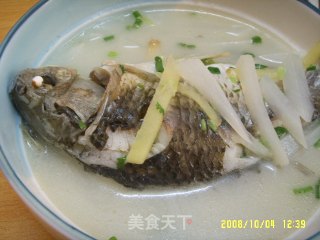 鲫鱼萝卜汤的做法