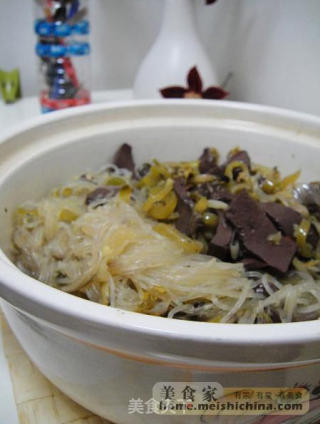 酸菜鸭血粉丝煲的做法