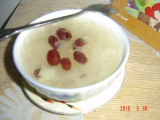 红枣银耳养颜汤的做法