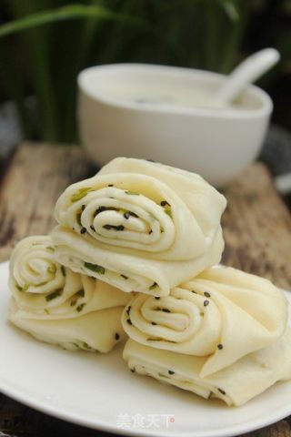 椒盐葱花卷的做法