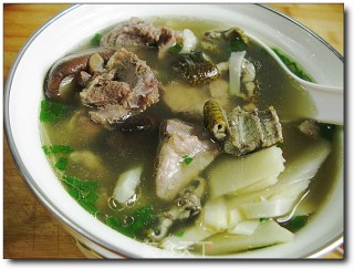 土黄鳝炖排骨的做法