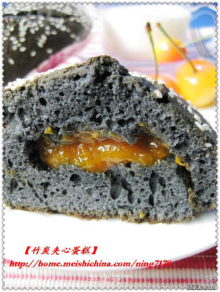 竹炭夹心蛋糕