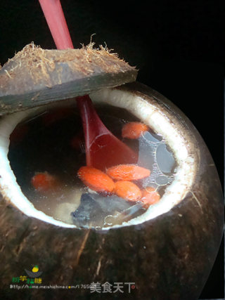 原盅椰子炖乌鸡的做法