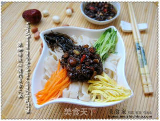 八宝养生炸酱面的做法