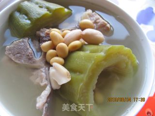 黄豆苦瓜龙骨药膳汤的做法