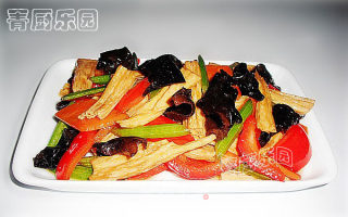 每天需摄取多种颜色的蔬菜——蚝油五彩爆腐竹的做法