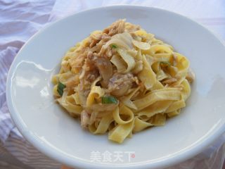 意式风 ----- 金枪鱼宽面的做法