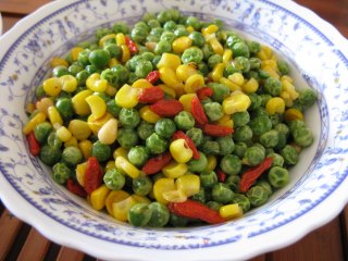豌豆炒玉米粒的做法