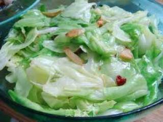 虾米皮炒圆白菜的做法