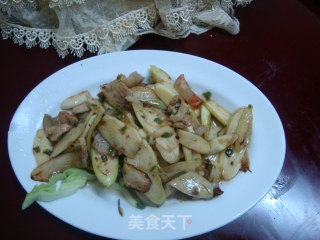 皎白笋小炒肉的做法
