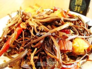茶树菇烧五花肉的做法