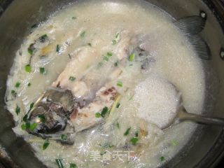 白萝卜鲫鱼汤的做法