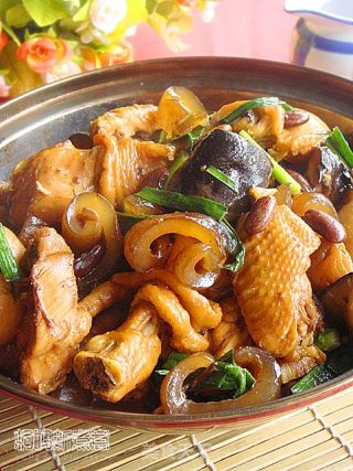 干锅鸡腿海参的做法