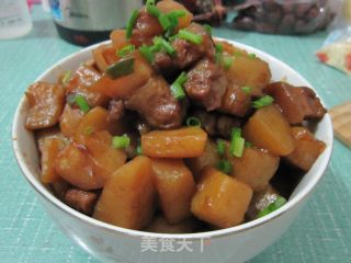 土豆烧肉的做法