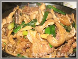 松茸炒肉片的做法