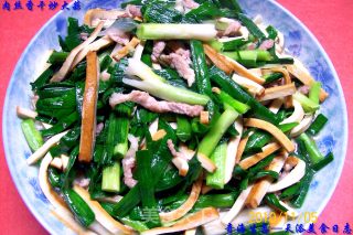 肉丝香干炒大蒜的做法