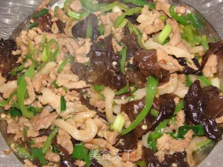 木耳炒肉丝的做法