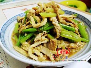芹菜炒肉丝的做法
