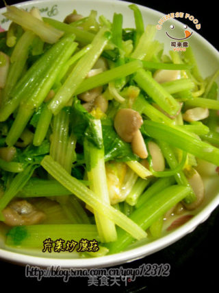 芹菜炒口蘑的做法