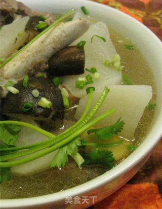 羊骨萝卜汤的做法