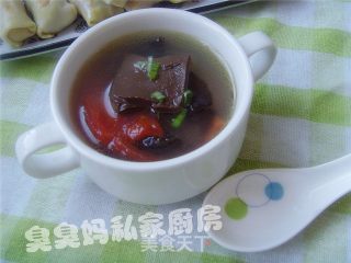 猪血番茄木耳汤的做法