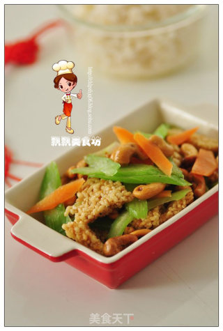 三鲜腰果锅巴的做法