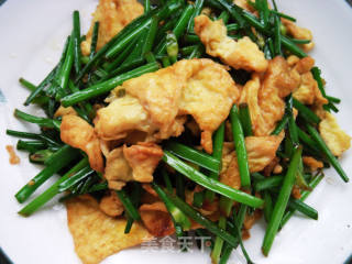 韭菜苔炒鸡蛋的做法