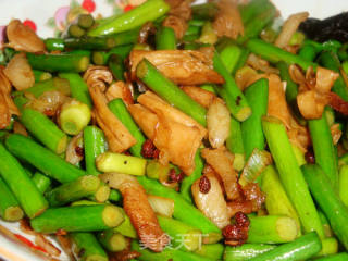 蒜苔豆皮卷的做法