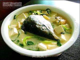 美味三文鱼头汤的做法
