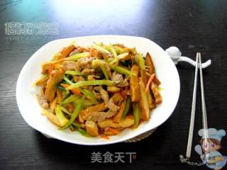 芹菜豆干炒肉的做法