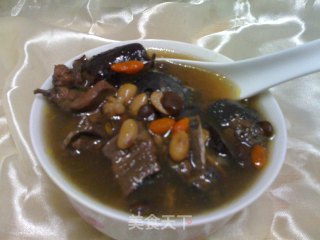 何首乌黑豆乌鸡汤的做法