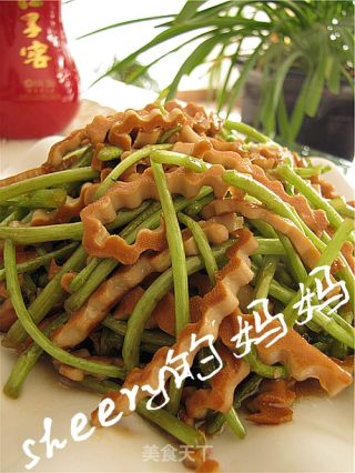 好吃正当时----芦蒿炒香干的做法