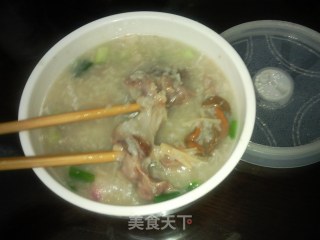 咸骨瑶柱蚝干粥的做法
