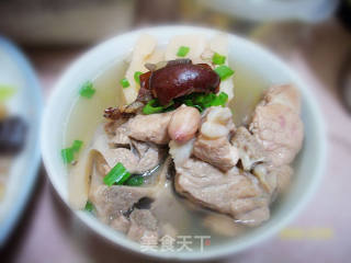 莲藕龙骨汤的做法