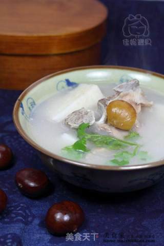 脚板苕板栗脊骨浓汤的做法