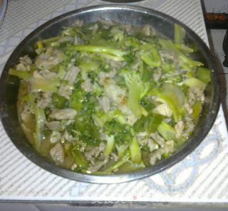 西兰花炒肉片的做法