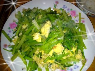 鸡蛋炒芹菜的做法