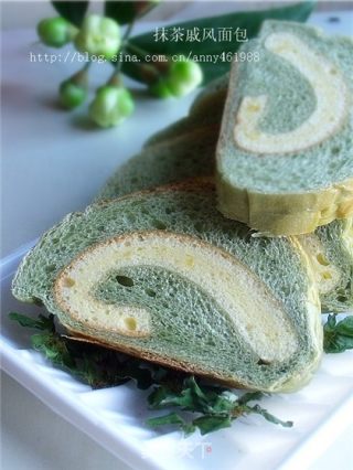 怎样把蛋糕卷进面包里——抹茶戚风面包的做法