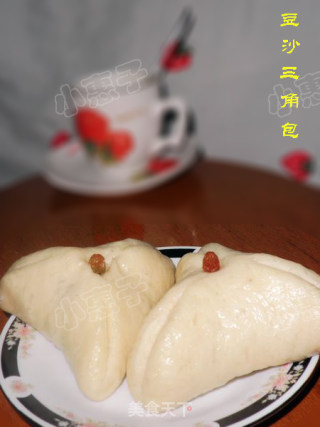 改变造型-------豆沙三角包的做法