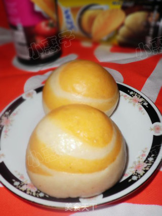 改变色彩-----双色金玉豆沙包的做法