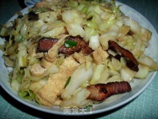 腊肉炒包菜的做法